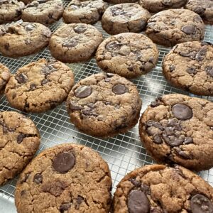 Chocolate Chip Cookies (4-pack)